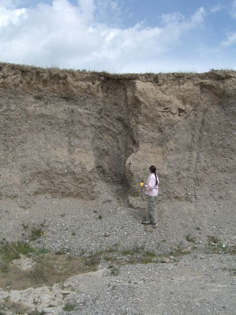 2006:09:09 01:00:26   Haergai Pit - very large ice wedge - photo 1.jpg